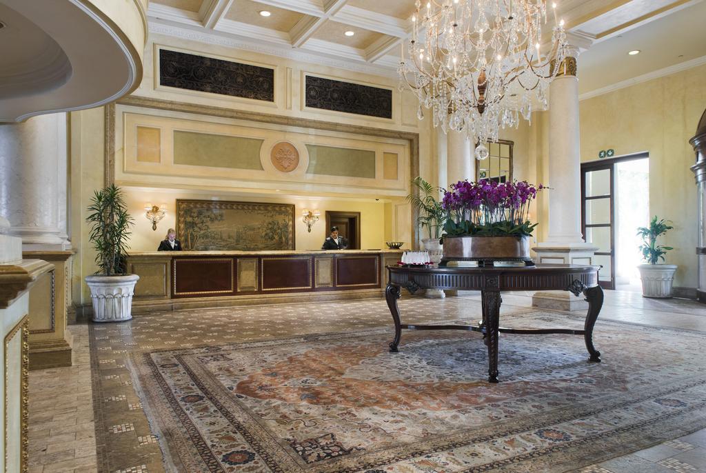 Palazzo Hotel Fourways Екстер'єр фото Lobby