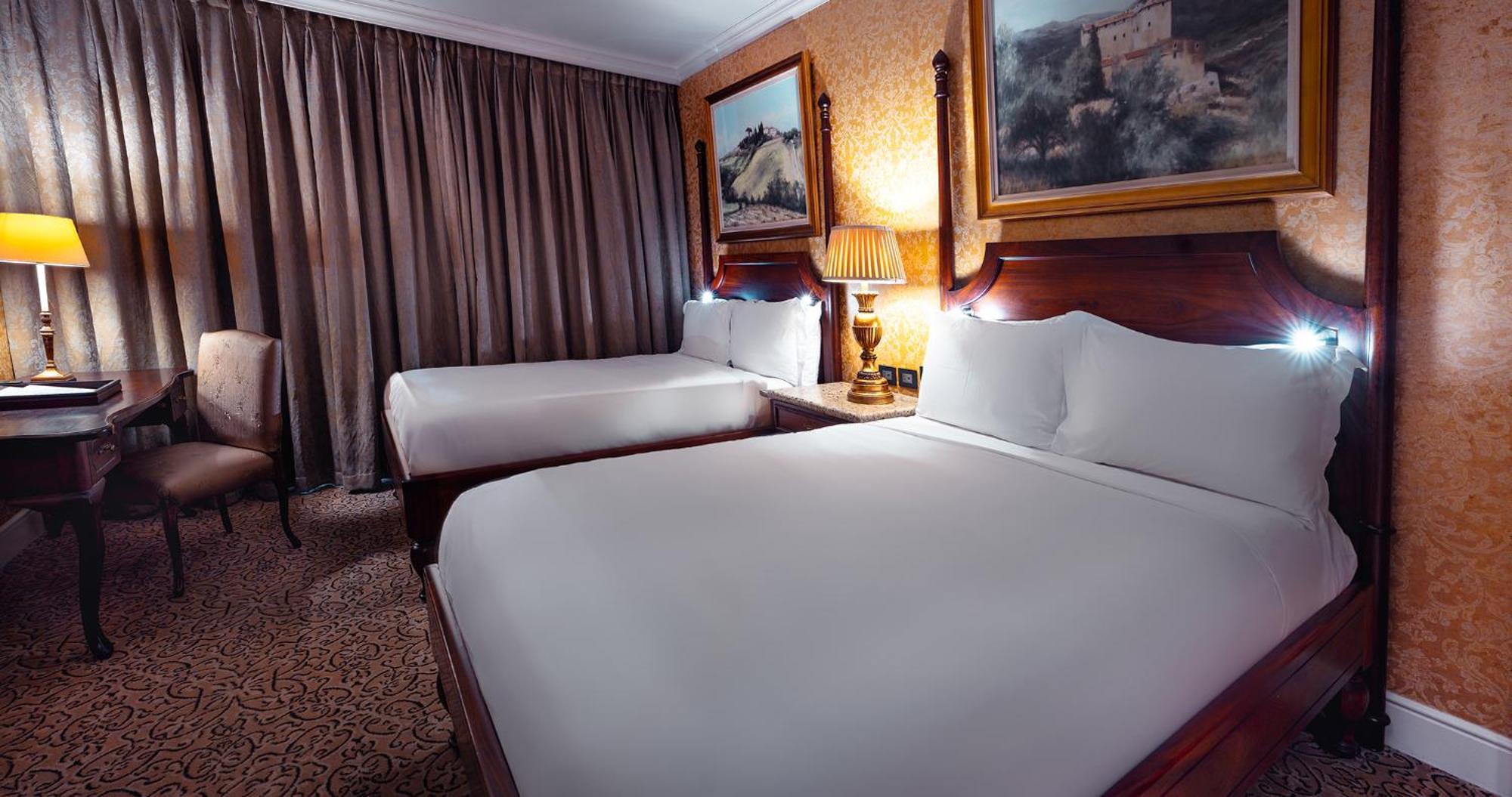 Palazzo Hotel Fourways Екстер'єр фото A room at the hotel