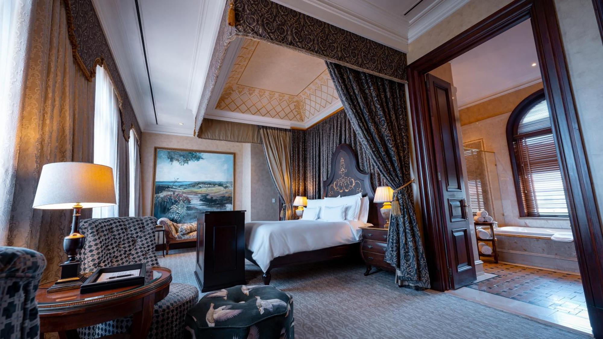 Palazzo Hotel Fourways Екстер'єр фото A suite at the Mandarin Oriental, Paris