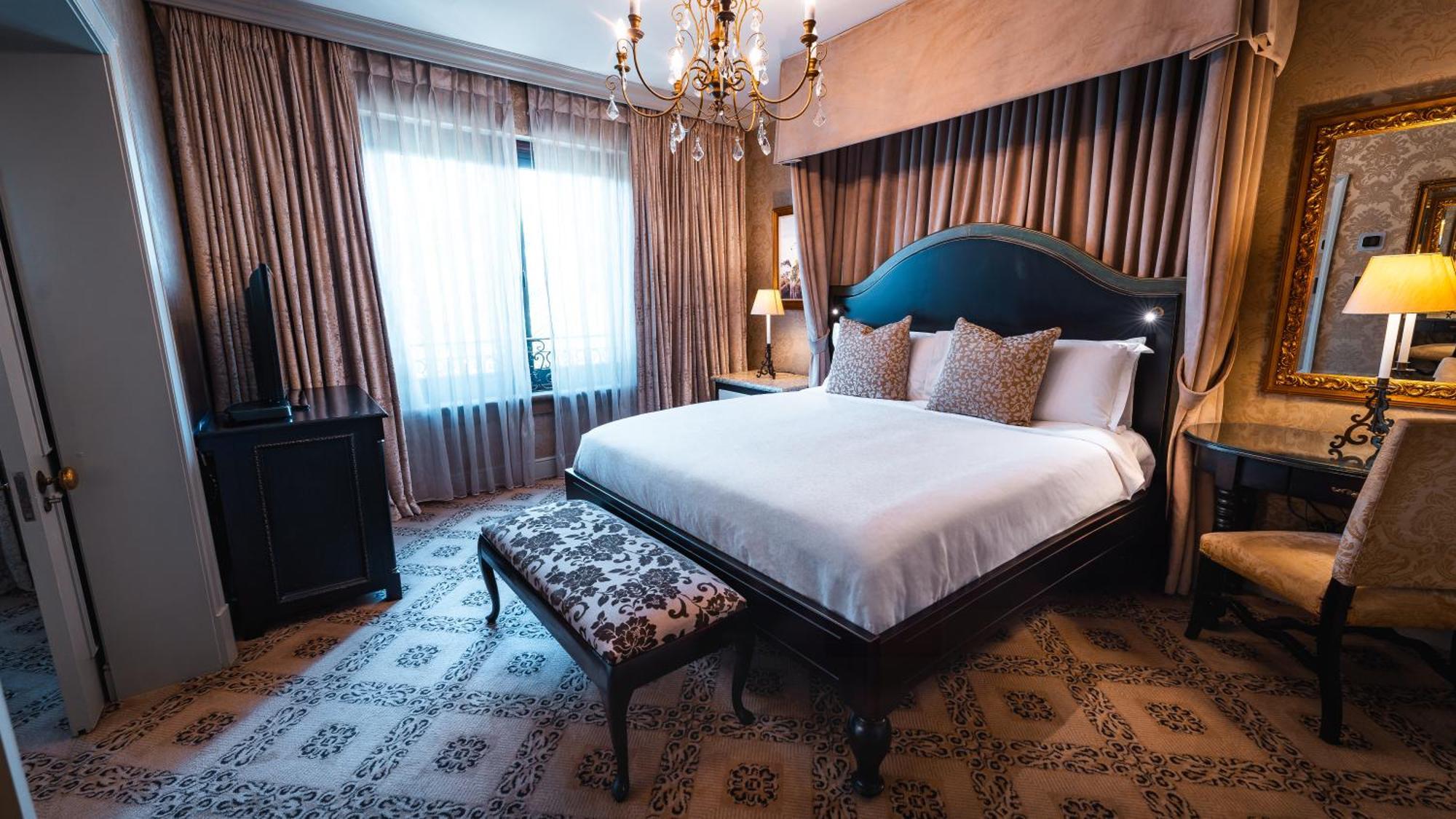 Palazzo Hotel Fourways Екстер'єр фото A bedroom at the hotel