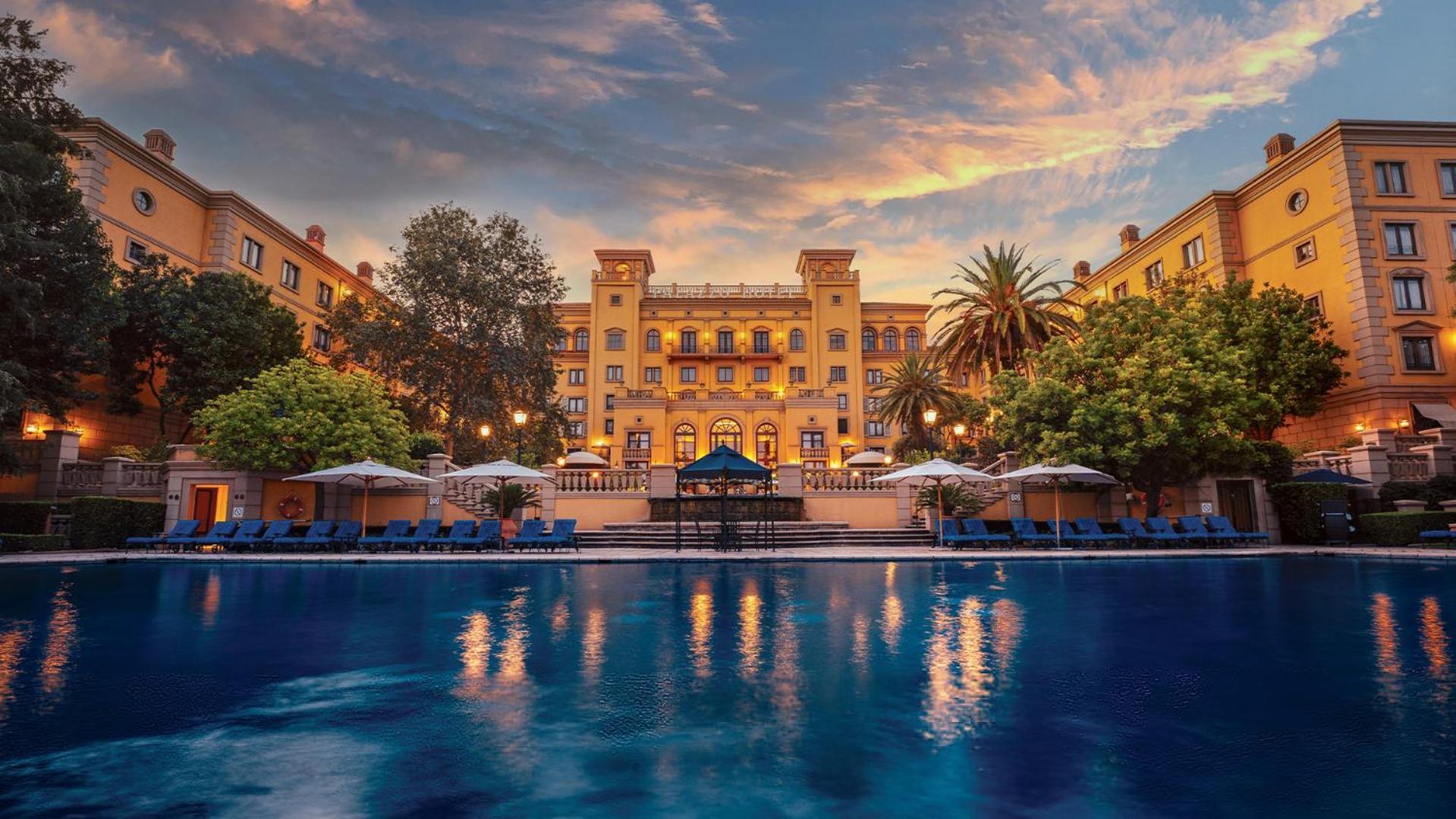 Palazzo Hotel Fourways Екстер'єр фото The Royal Hotel