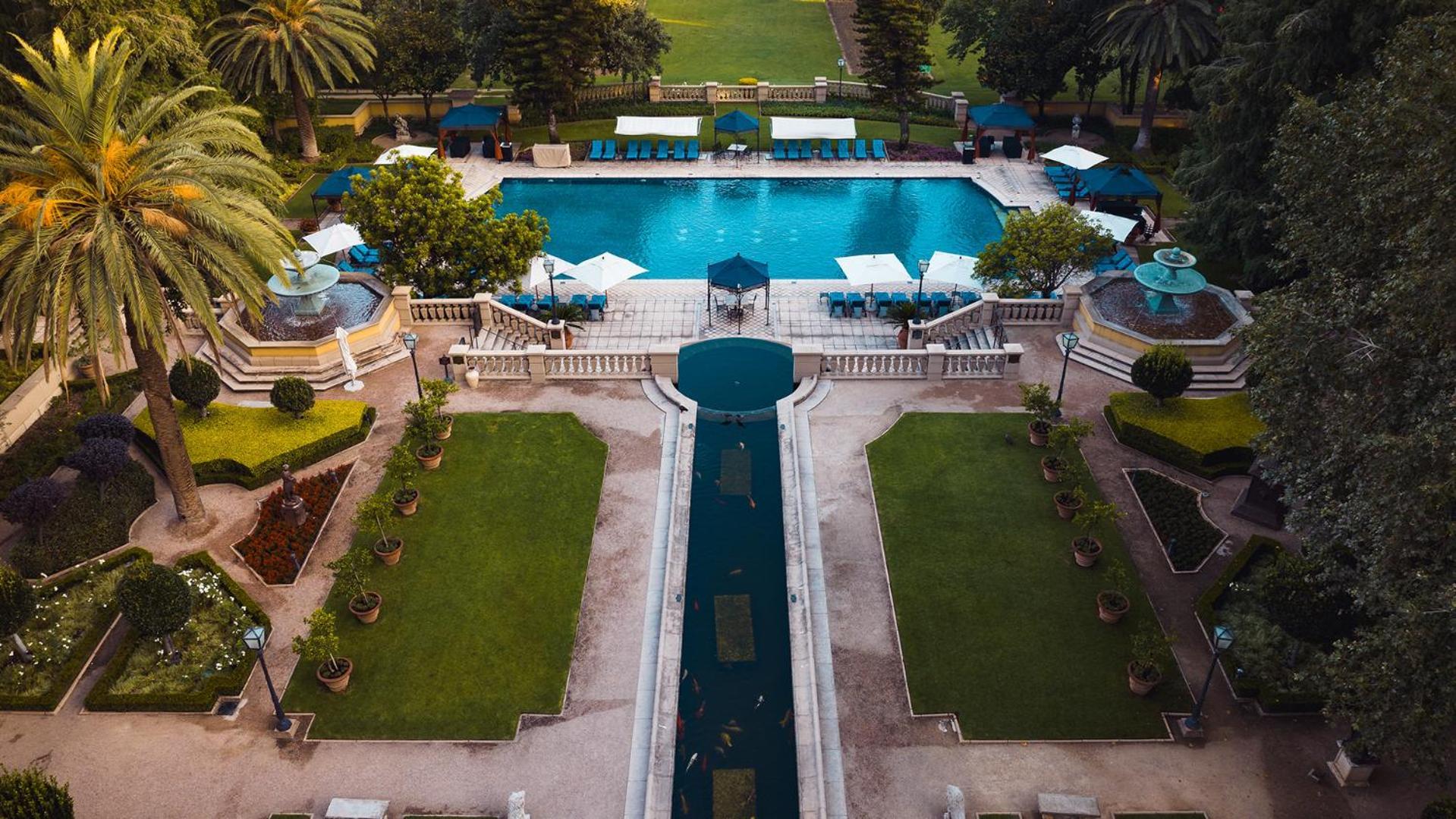 Palazzo Hotel Fourways Екстер'єр фото The pool at the Taj Mahal Palace